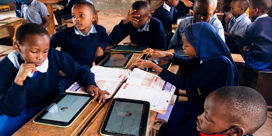Kenyan school pupils using tablets in a classroom. Credit: Huawei.